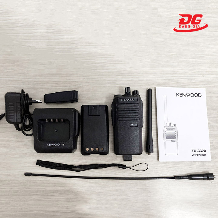 Bộ đàm liên lạc Kenwood TK 3320 và phụ kiện đi kèm
