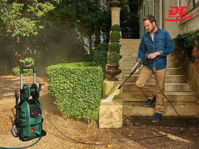 Máy xịt rửa xe Bosch Aquatak 140