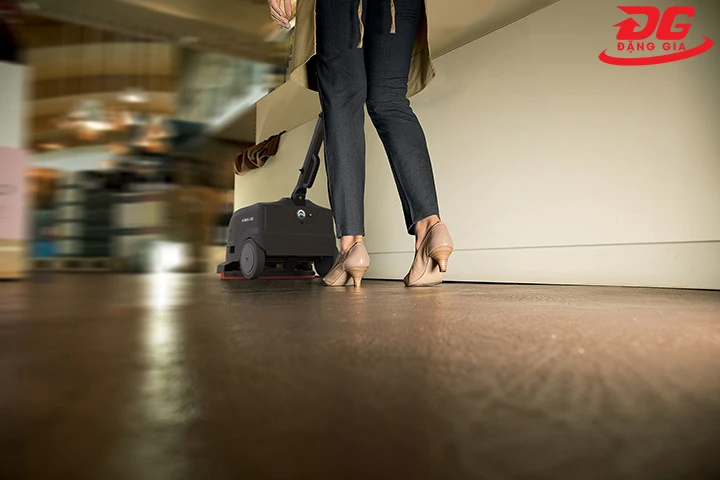 Model giúp làm sạch sàn nhanh, hiệu quả