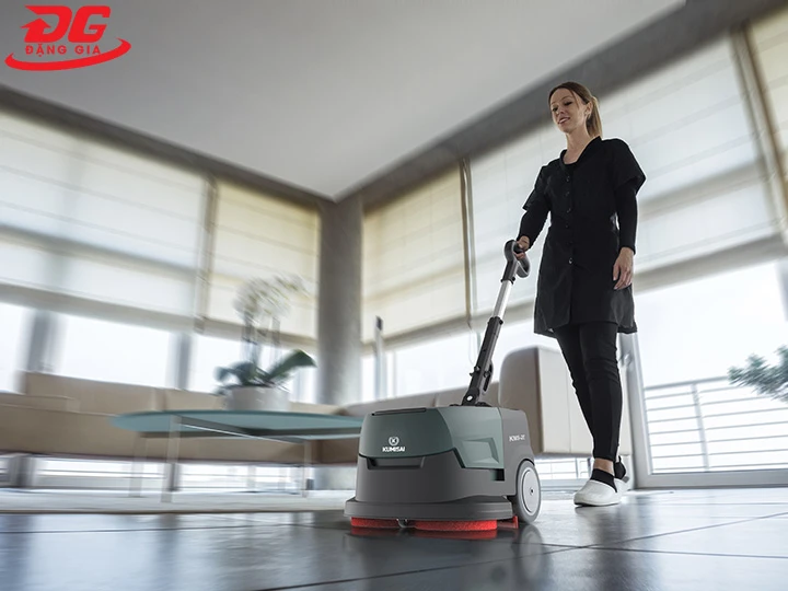 Model KMS 2E có thể điều khiển 1 tay dễ dàng