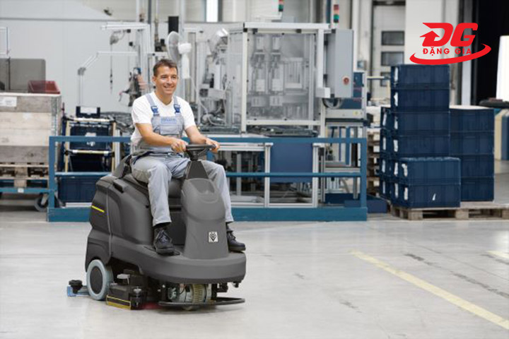 Hướng dẫn sử dụng máy vệ sinh sàn ngồi lái