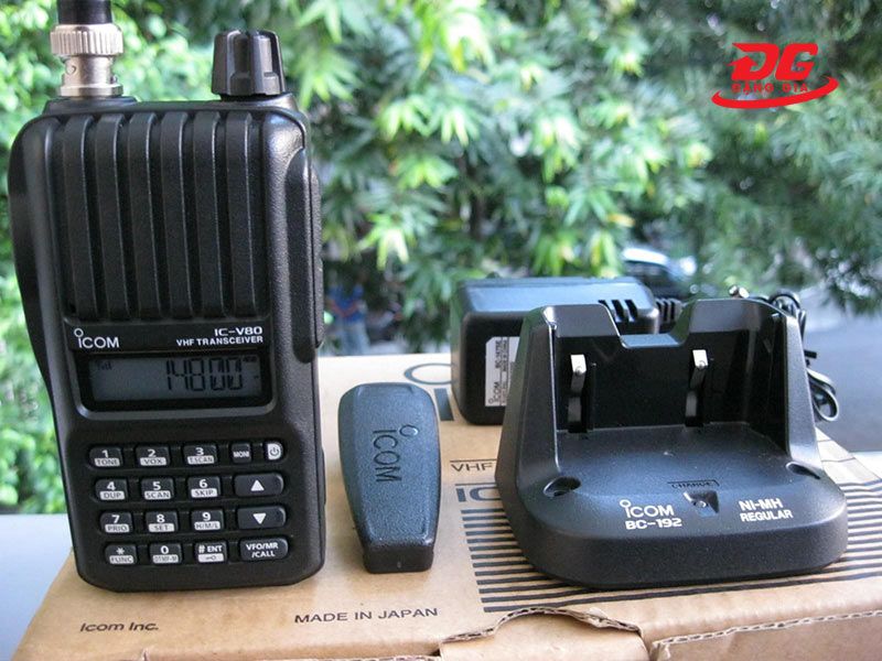 Bộ đàm liên lạc cầm tay Icom IC V80 