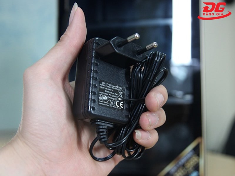 Vệ sinh tủ sạch sẽ và đừng quên rút điện để đảm bảo an toàn