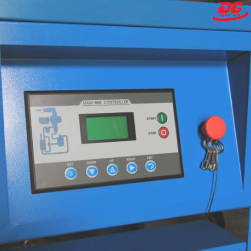 Màn hình điều khiển và nút dừng khẩn cấp