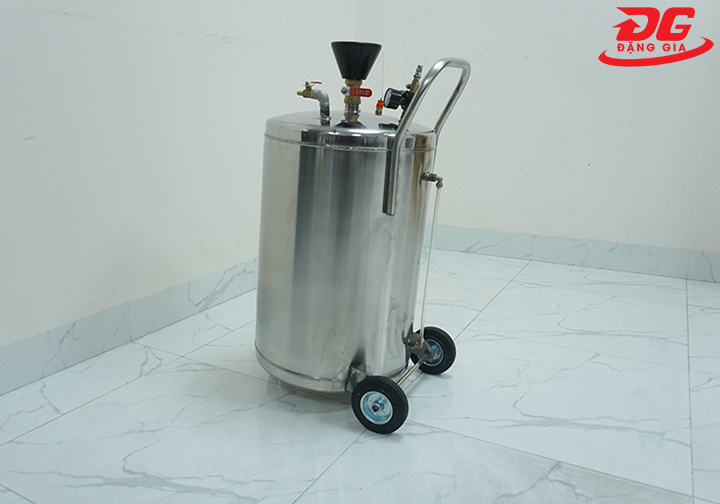 Ảnh chụp bình chứa dung dịch bọt tuyết JB169