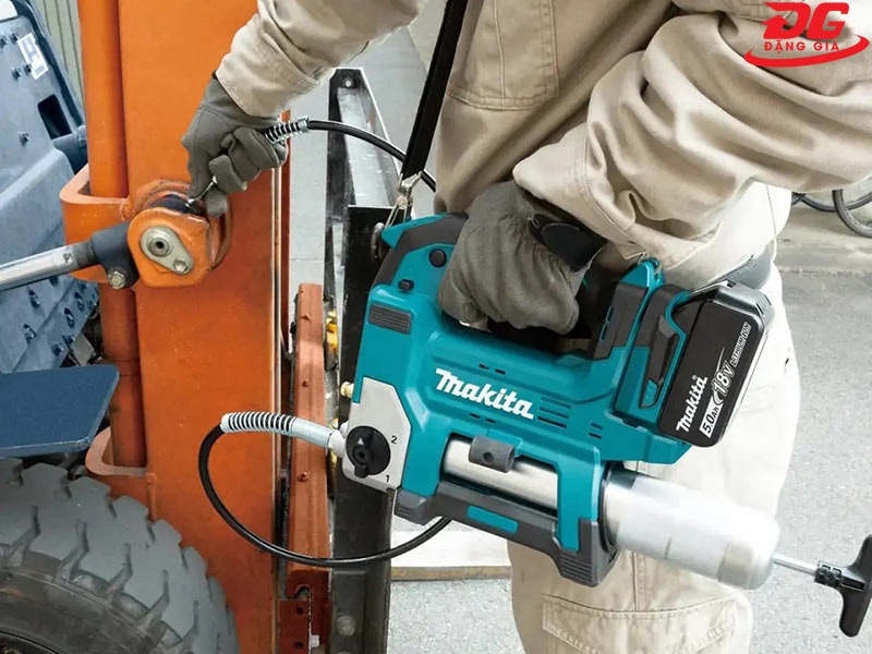 máy bơm mỡ dùng pin Makita DGP180Z Thiết kế nhỏ gọn, thẩm mỹ