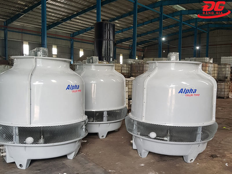 Vỏ ngoài tháp làm từ chất liệu composite bền bỉ, chịu được điều kiện thời tiết khắc nghiệt