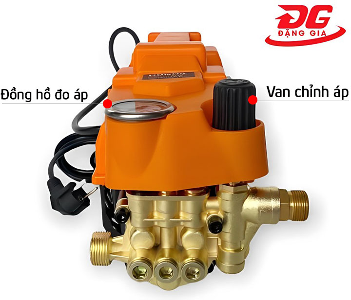 Van chỉnh áp và đồng hồ đo áp trên máy rửa xe Honda 3500W