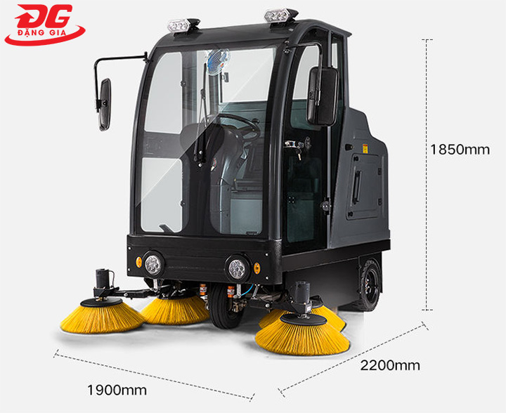 Xe quét rác ngồi lái Kumisai KMS S10