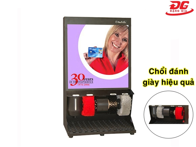 Hệ thống chổi đánh giày đa năng, giúp quy trình làm sạch trở nên dễ dàng hơn