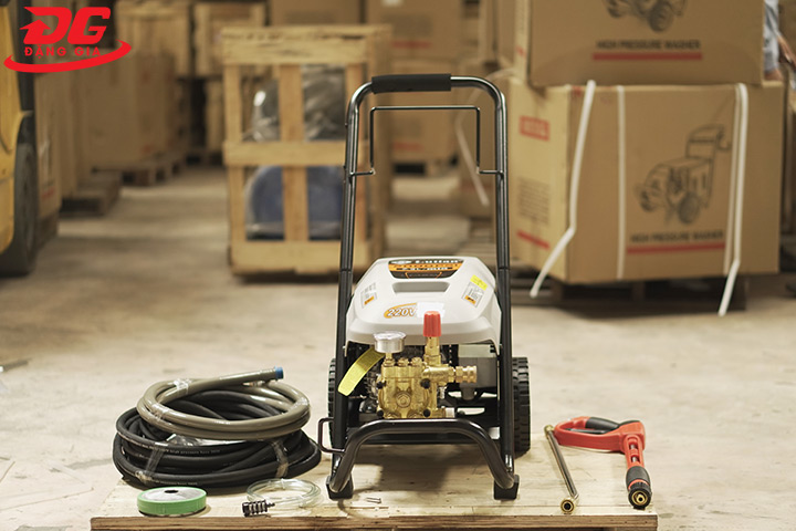 Máy xịt rửa cao áp Lutian LT-16MC