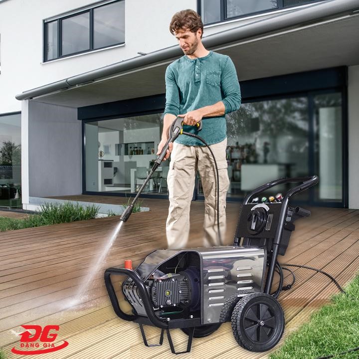 Máy rửa xe tự động ngắt Kumisai KMS 150/3 có tính ứng dụng cao