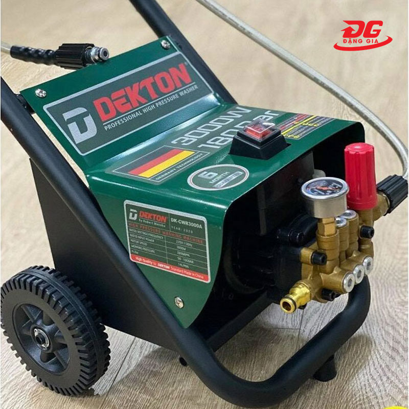Motor và cụm chỉnh áp của máy