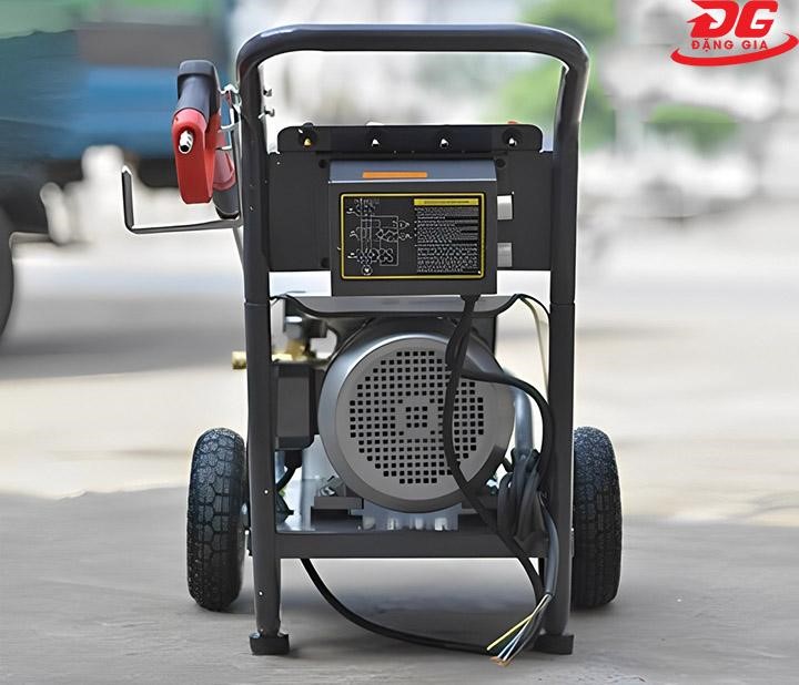 Mặt sau máy rửa xe Lutian 3600PSI