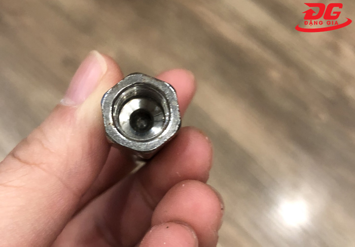 Vú bơm mỡ đầu bằng có kích thước tiêu chuẩn