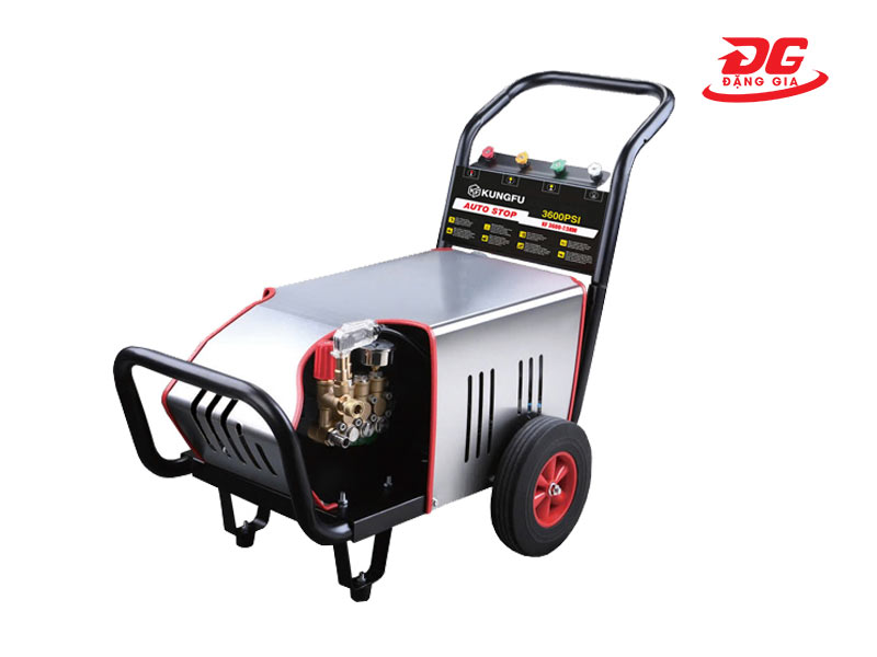 Máy rửa xe áp lực cao Kungfu KF 3600-7.5KW có hiệu suất phục vụ từ 70 - 80 xe/ ngày