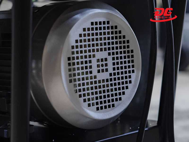 Motor có các khe giúp tản nhiệt nhanh