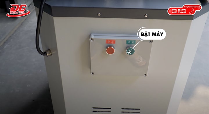 giá máy hút bụi công nghiệp 3 pha KMS100