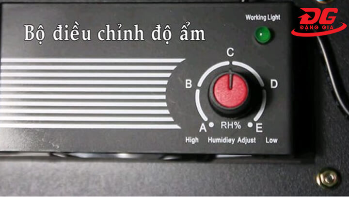 Bộ điều chỉnh ẩm dạng núm xoáy bên trong tủ