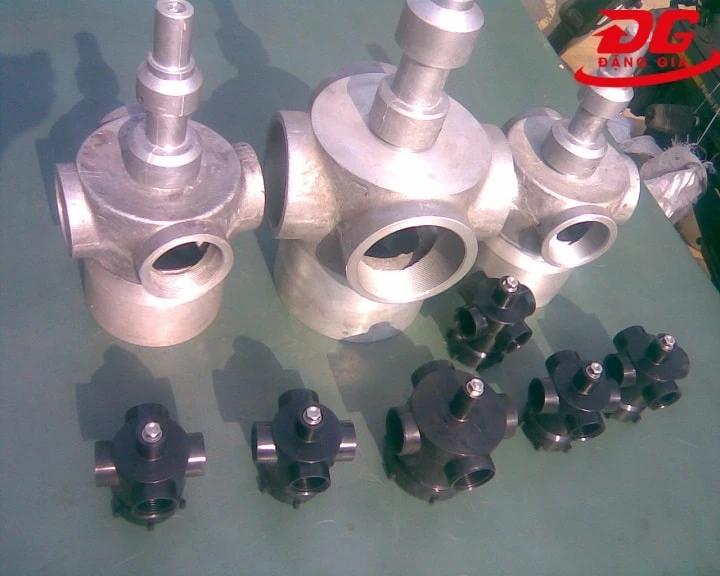 Đầu phun nước tháp giải nhiệt bằng kim loại