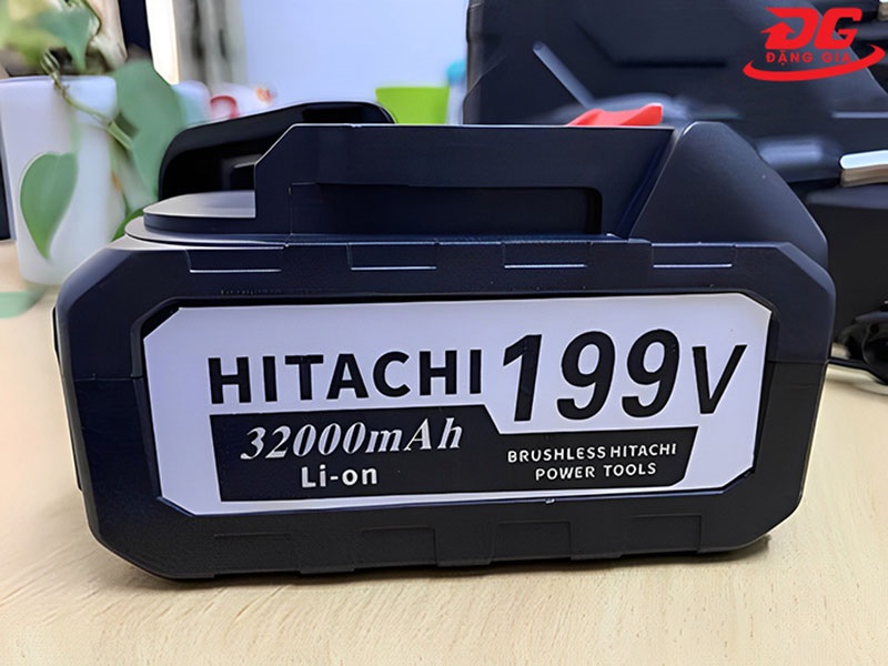 Máy rửa xe Hitachi 199V sử dụng Pin sạc Lion siêu bền