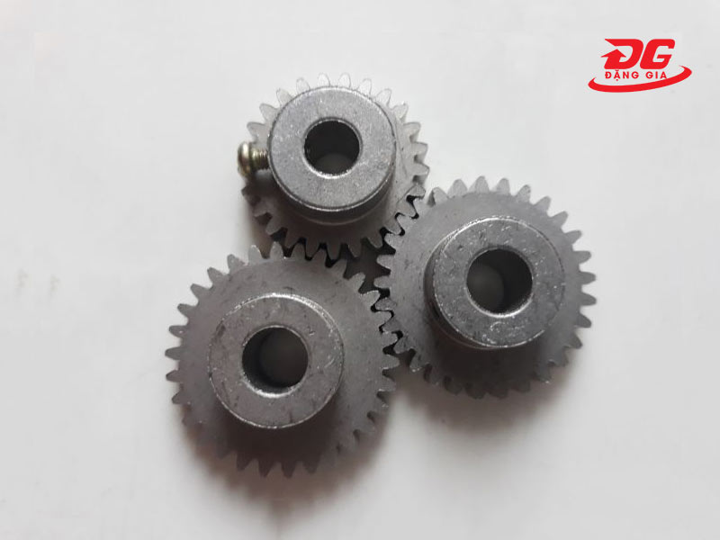 Nhông máy ép nhựa có vai trò rất quan trọng