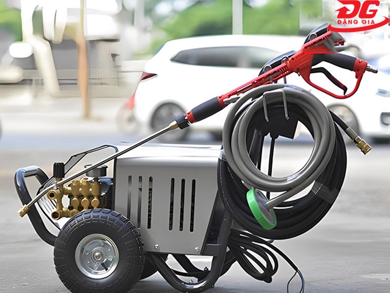 Máy rửa xe Lutian 1750psi chính hãng được phân phối tại Điện máy Đặng Gia