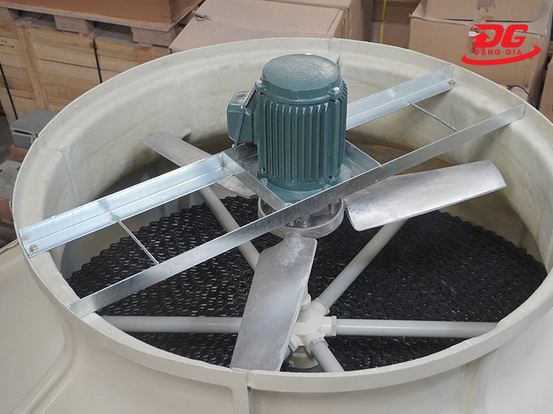 Động cơ và cánh quạt của tháp giải nhiệt TASHIN TSC 50RT