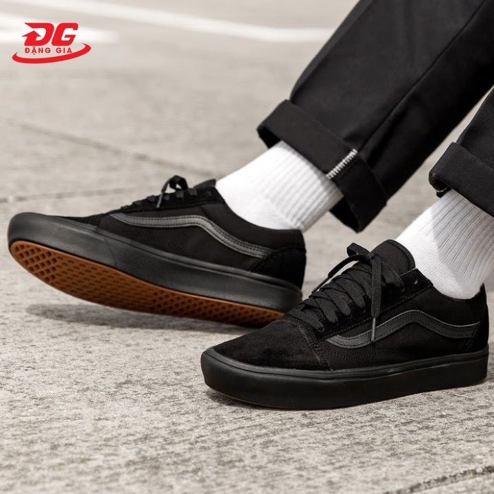 vệ sinh giày vans đen