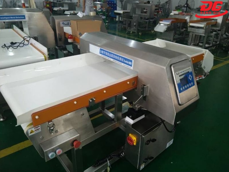ưu điểm máy dò kim loại băng tải