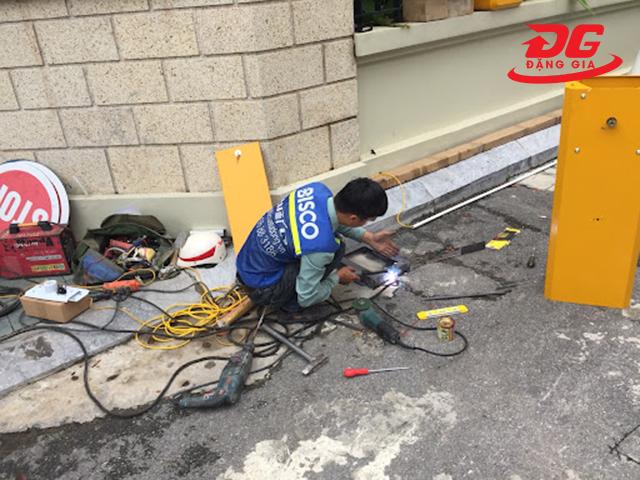 barie tự động bị chập cháy motor