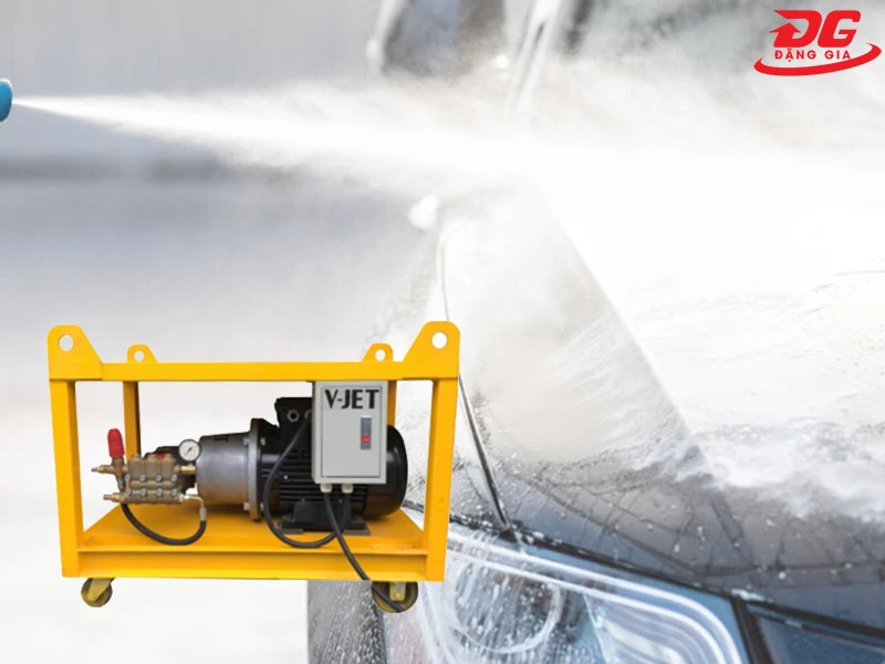 V-JET 350/15 cho khả năng xịt rửa mạnh mẽ