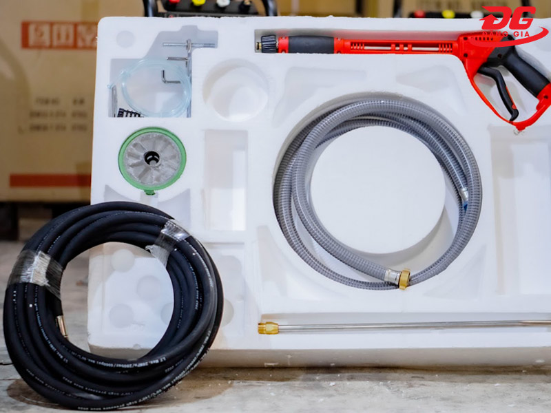 Một số phụ kiện đi kèm máy rửa xe công suất lớn Lutian 3600PSI-7.5T4