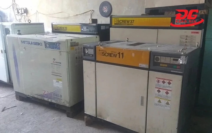 Máy nén khí trục vít có dầu Hitachi 