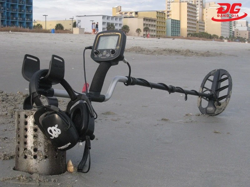Máy dò kim loại giúp phát hiện các cổ vật