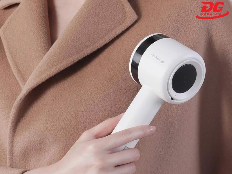 Máy hút bụi quần áo là gì