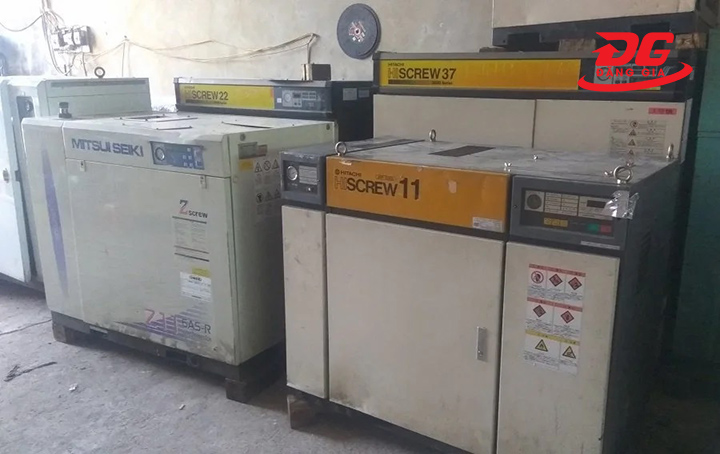 Máy nén khí trục vít có dầu Hitachi 