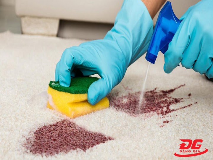 giặt thảm tổng hợp với hỗn hợp giấm trắng