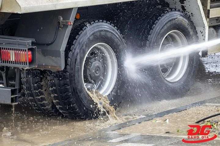 Ưu điểm của máy rửa xe công trường