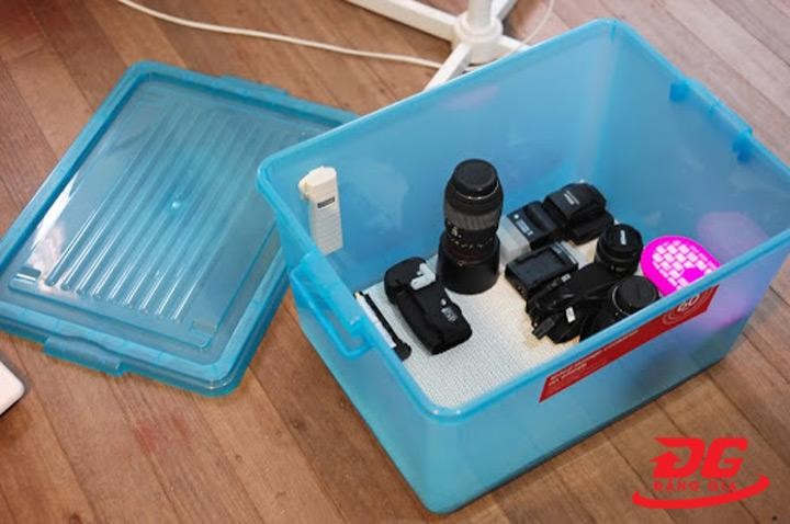 Hộp chống ẩm máy ảnh tự chế