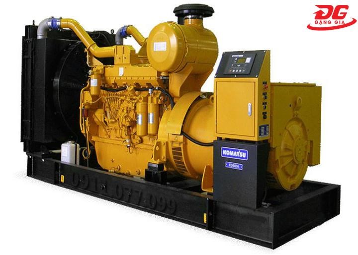 Máy phát điện Komatsu 650kva trần