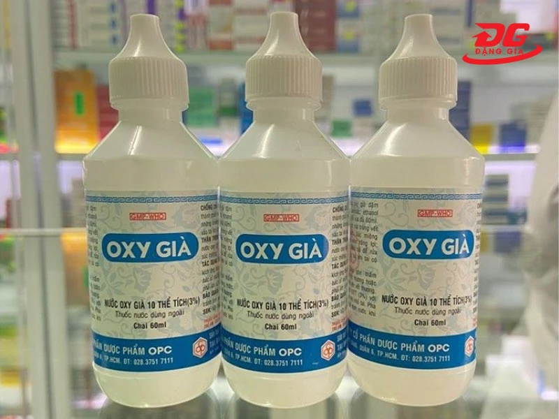 Dùng oxy để tẩy vết dầu mỡ trên sàn đá hoa cương