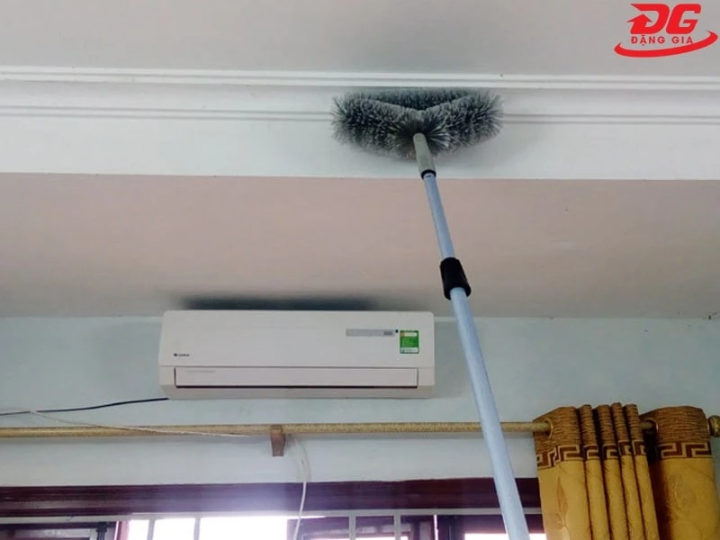 Cây lau tường, trần nhà giúp người dùng dễ dàng tiếp cận những khu vực cao