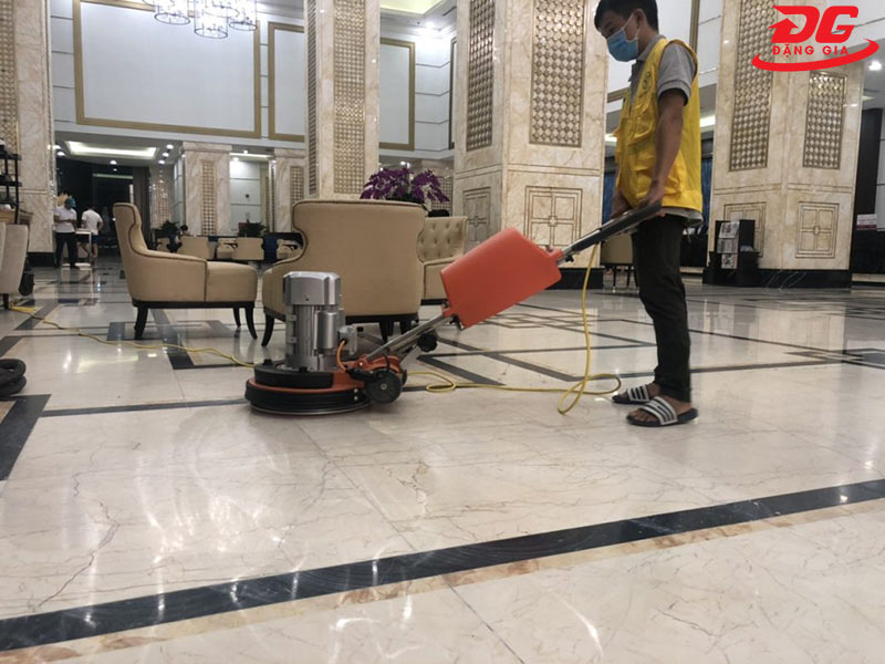 Thuê máy chà sàn công nghiệp