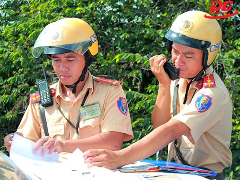 Bộ đàm giúp cảnh sát giao thông nhanh chóng kết nối với các lực lượng khác
