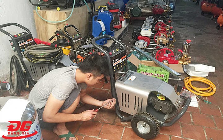 Kiểm tra máy trước khi vận hành