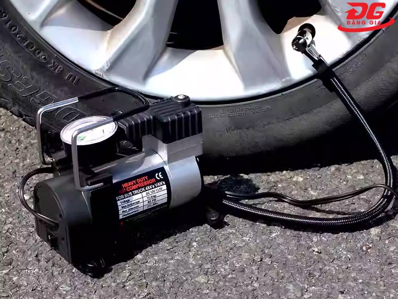 Máy bơm hơi khí nén cầm tay 12V