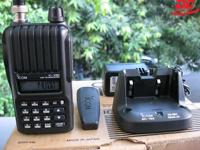 Bộ đàm cầm tay Icom IC V80