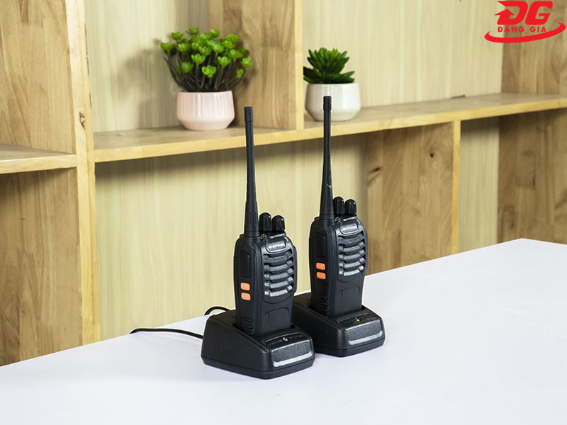 Bộ đàm cầm tay Baofeng BF 888S có độ phủ sóng từ 1 - 5km