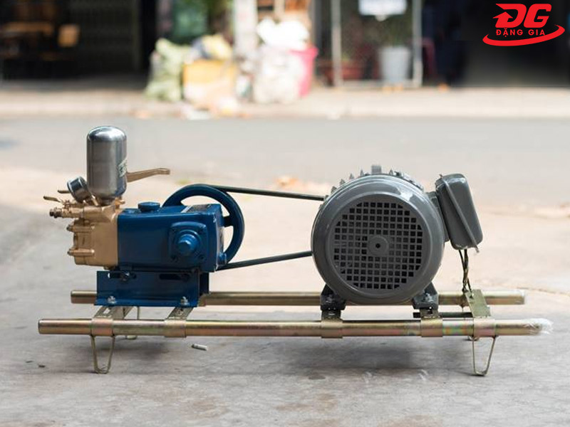 Máy rửa xe 1HP được sử dụng khá phổ biến